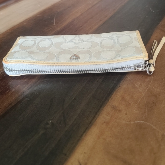 Coach Poppy Wallet - Picture 13 of 15